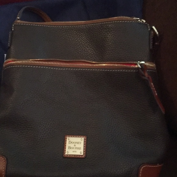 Dooney &Bourke - Picture 1 of 7